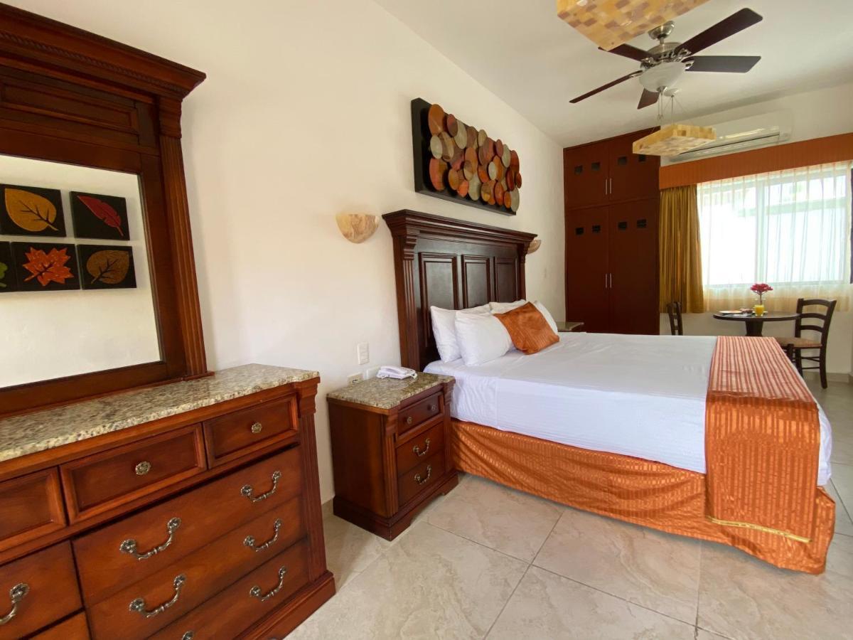 Hotel Las Golondrinas Playa del Carmen Buitenkant foto