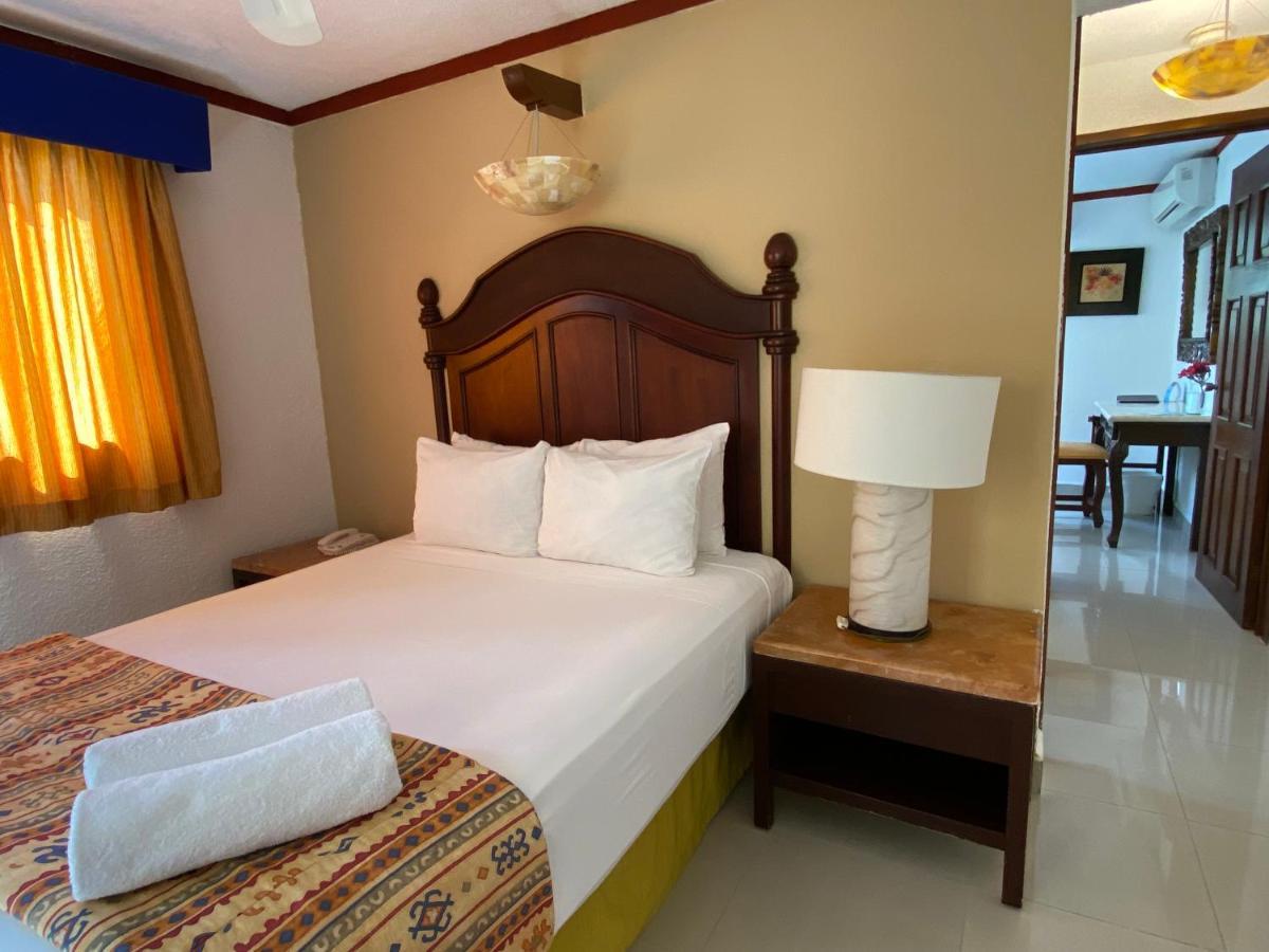Hotel Las Golondrinas Playa del Carmen Buitenkant foto