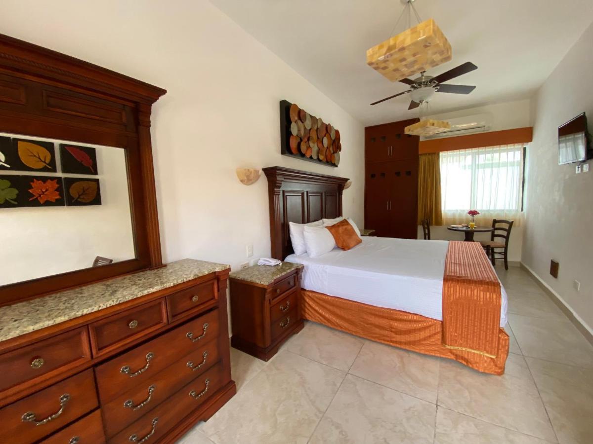 Hotel Las Golondrinas Playa del Carmen Buitenkant foto