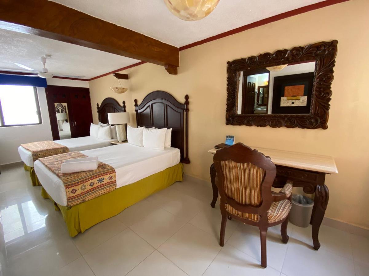 Hotel Las Golondrinas Playa del Carmen Buitenkant foto