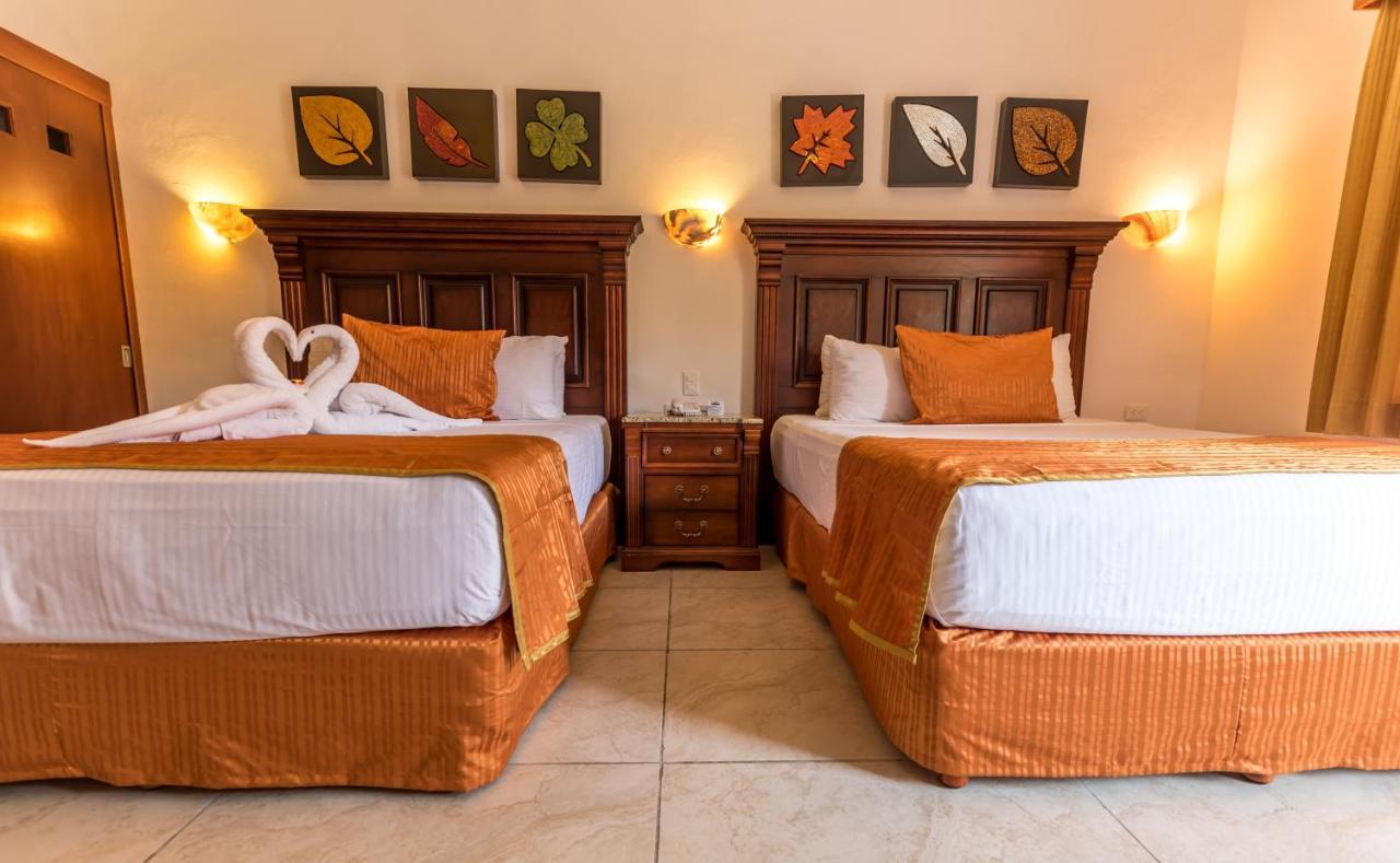 Hotel Las Golondrinas Playa del Carmen Buitenkant foto
